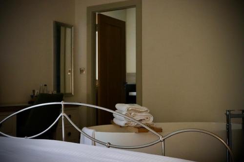 Room 5 - Saddleback